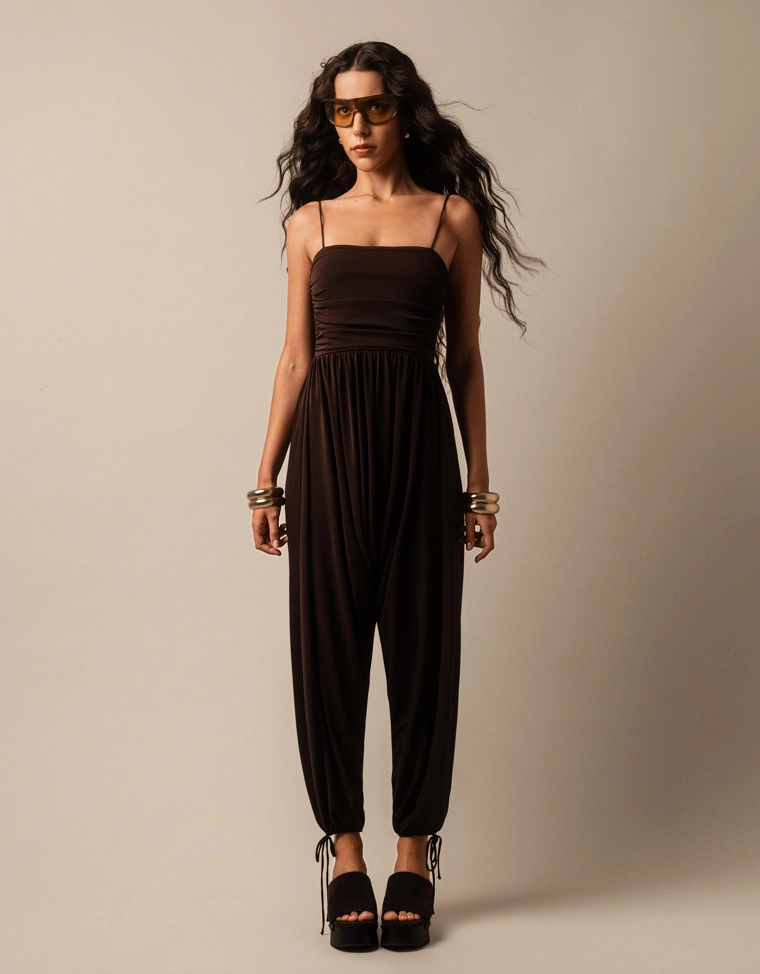 Комбинезон на бретелях с низкой проймой