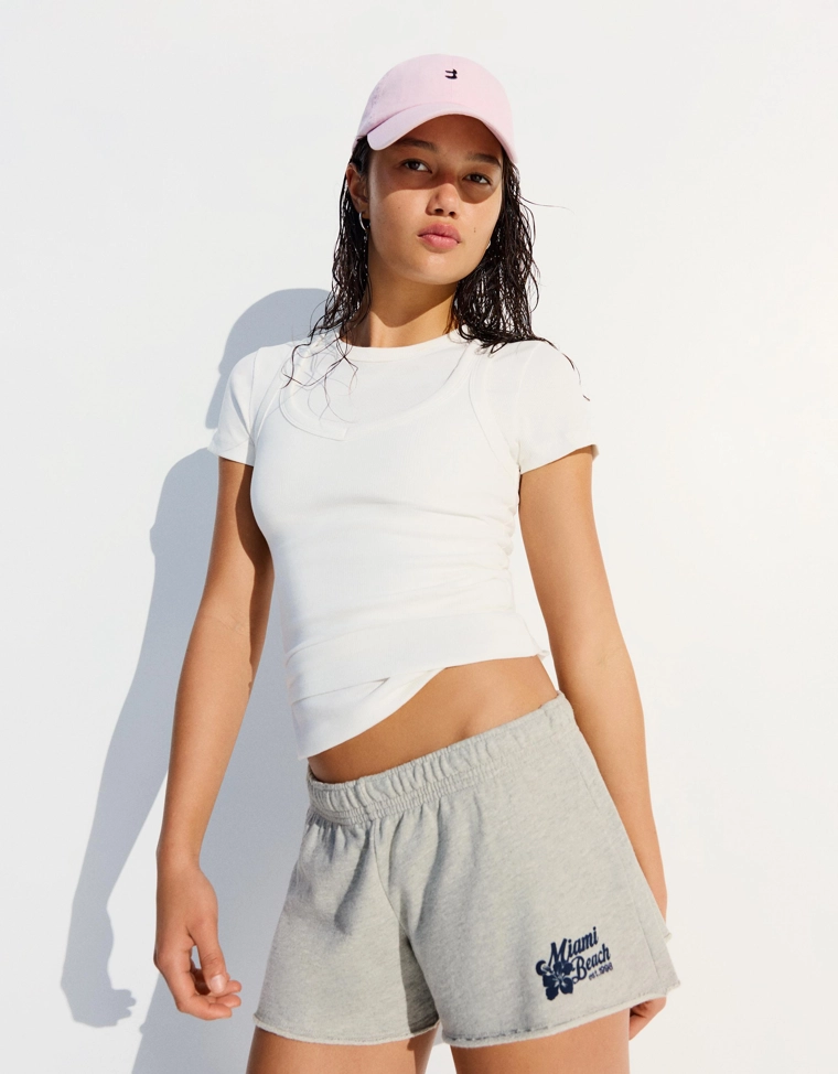 Шорты из мягкой ткани с вышивкой