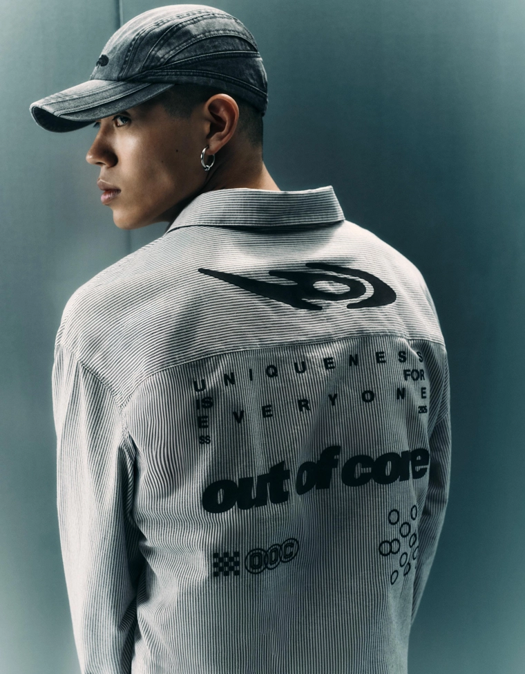 Кепка с вышивкой OUT OF CORE