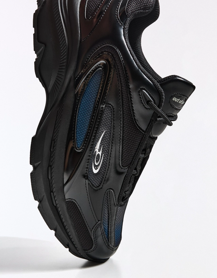 Спортивная обувь OUT OF CORE