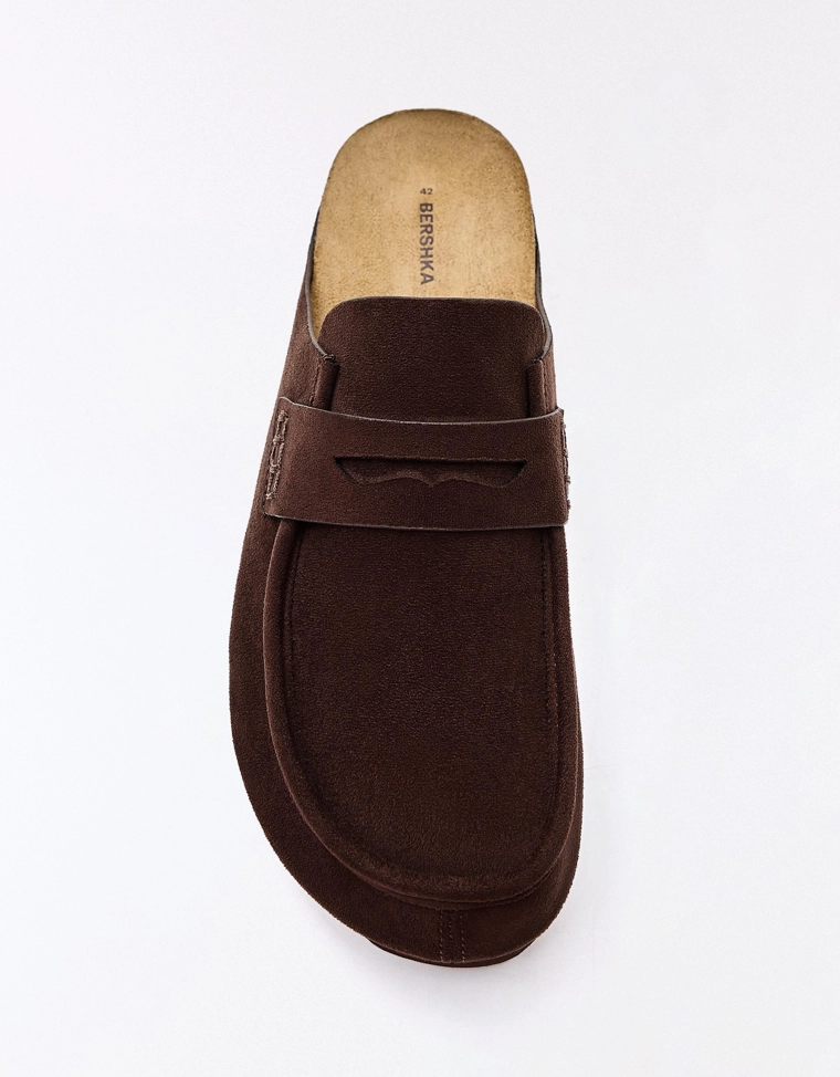 Сабо с декоративной вставкой