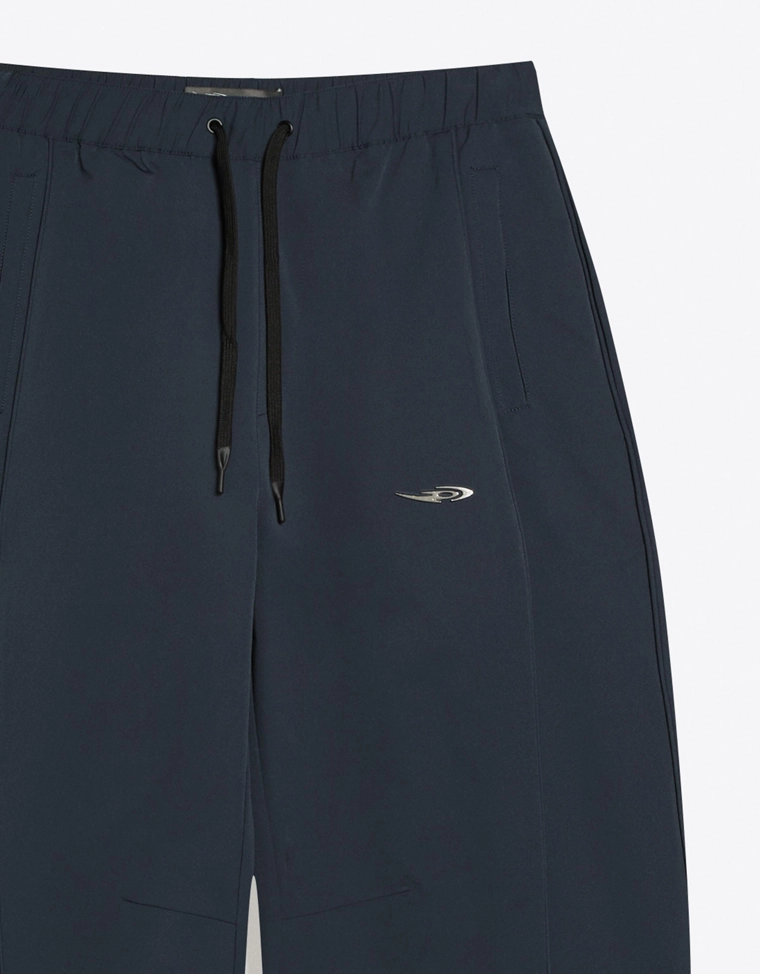 Высокотехнологичные брюки barrel OUT OF CORE