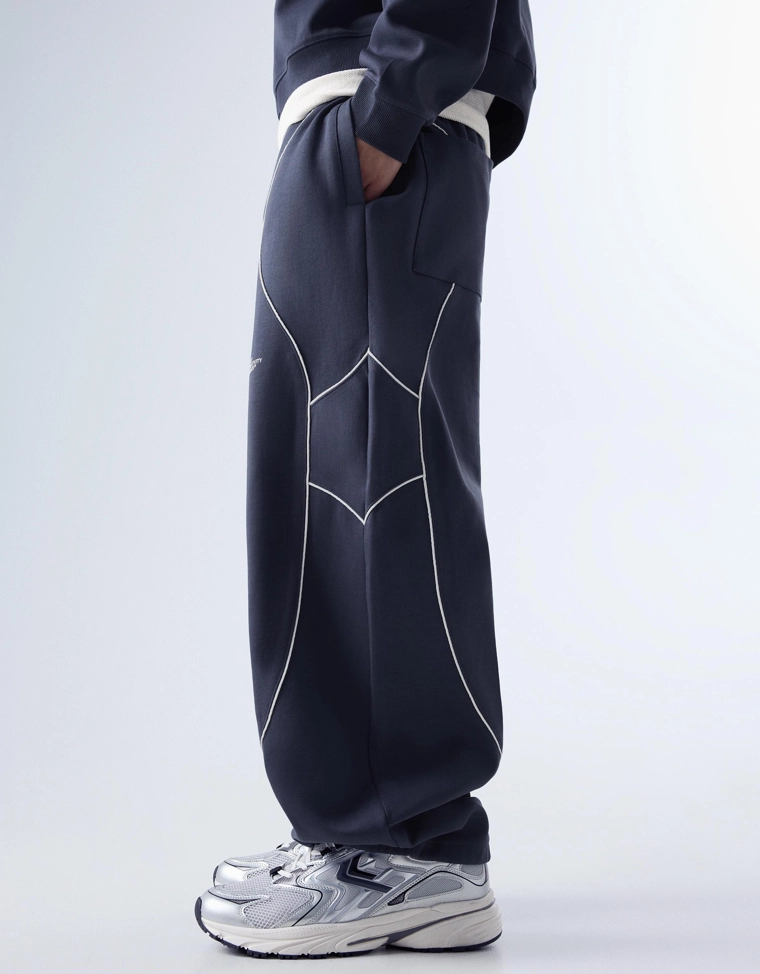 Брюки-бананы из мягкой ткани с принтом