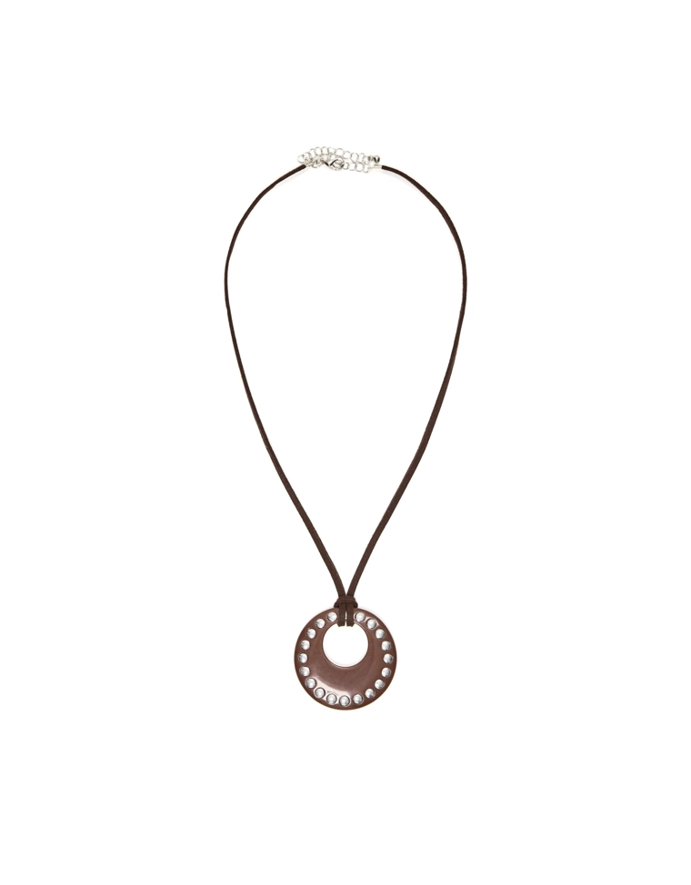 Шнурок с заклепками