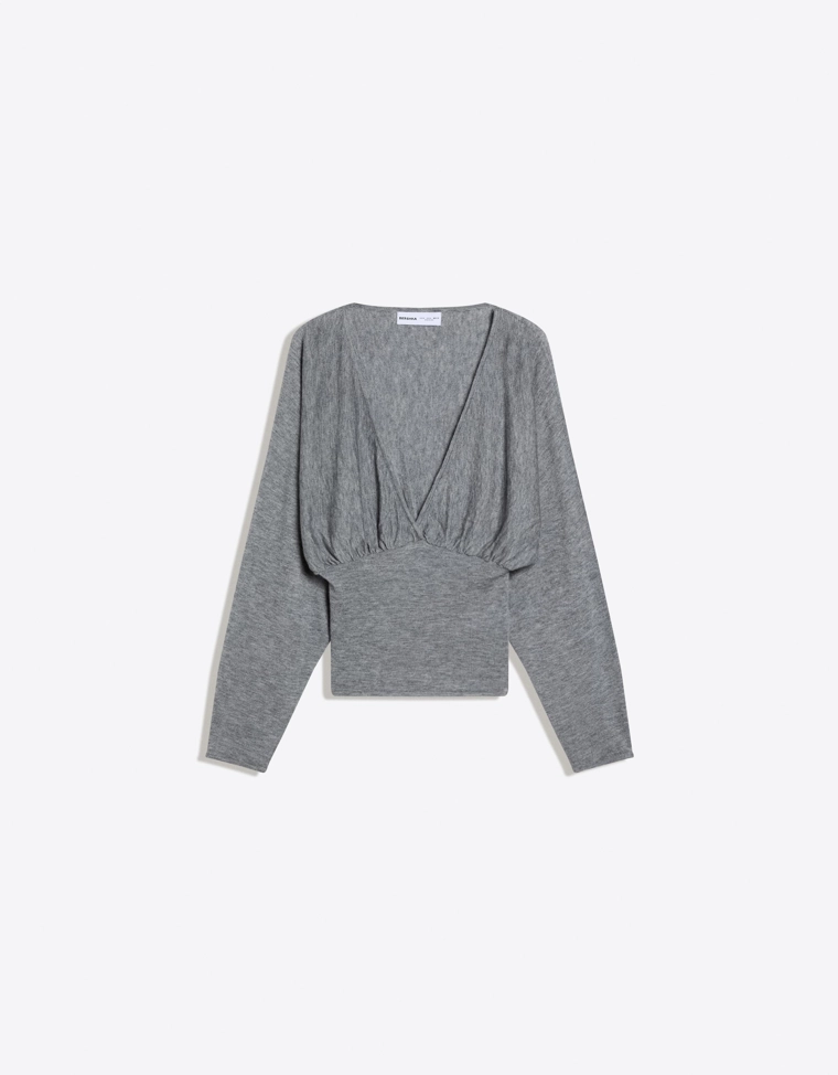 Свитер с V-образным вырезом