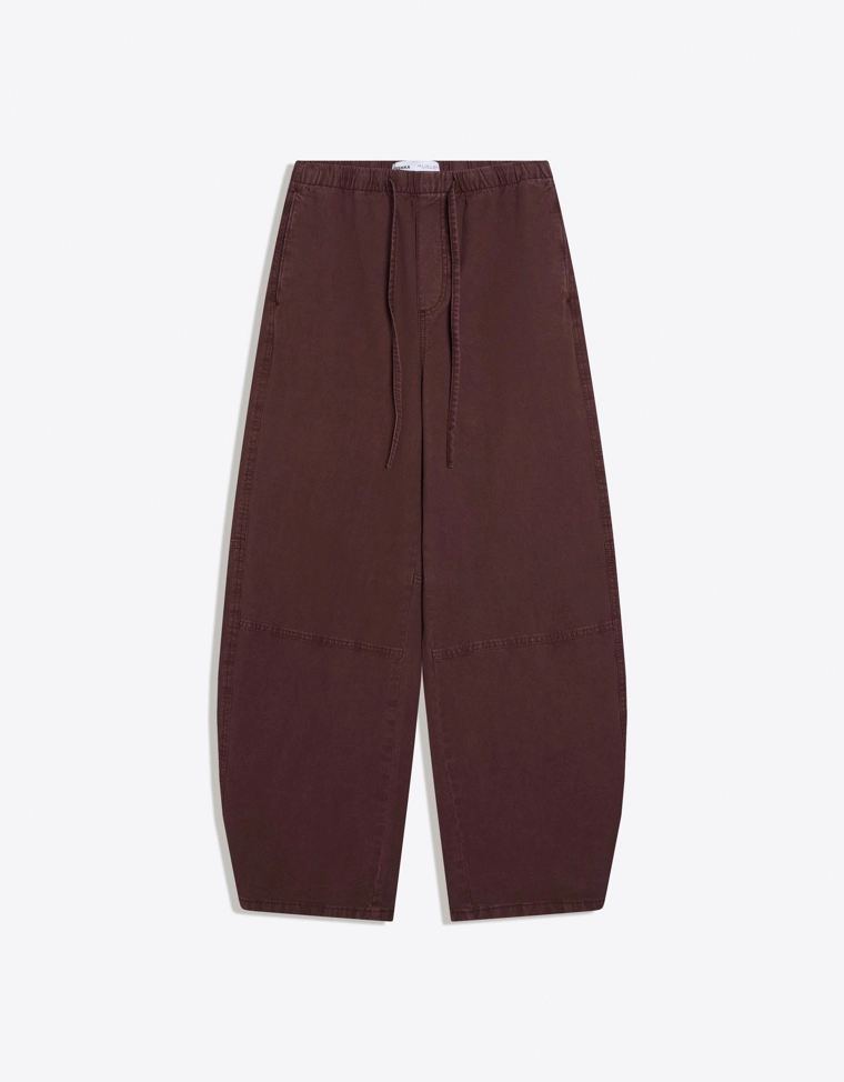 Широкие джинсы бананы с низкой посадкой