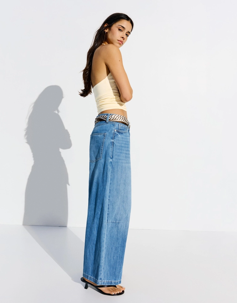 Топ со сборкой и горловиной халтер