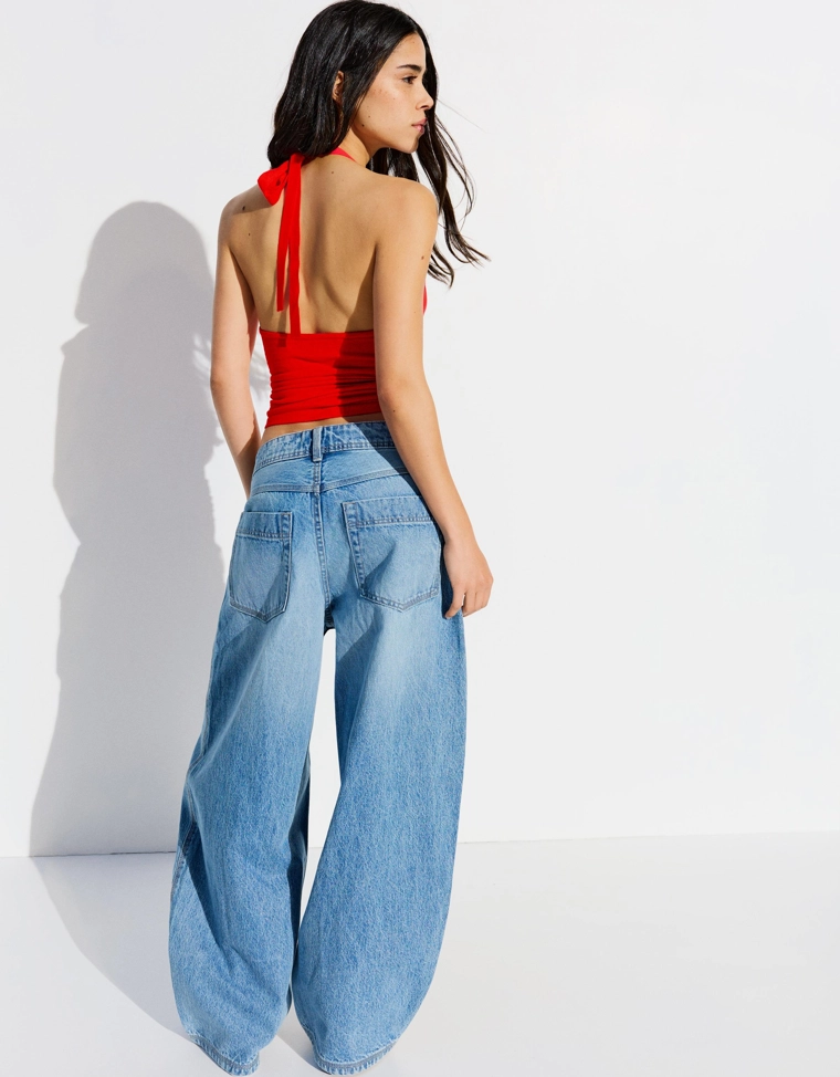 Топ со сборкой и горловиной халтер