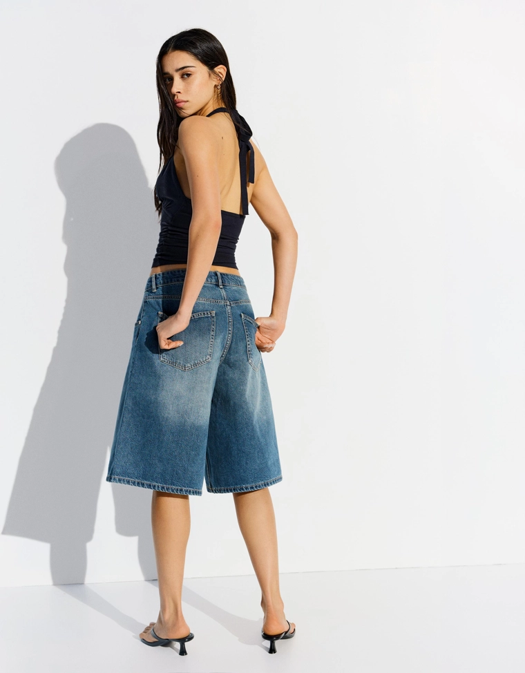 Топ со сборкой и горловиной халтер