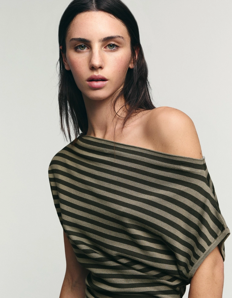 Мини-платье с вырезом-лодочкой