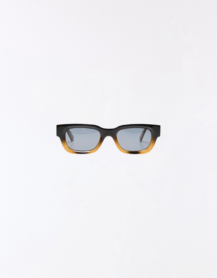 Солнцезащитные очки в прямоугольной оправе