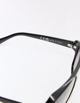 Солнцезащитные очки в пластиковой оправе- Заказать в России