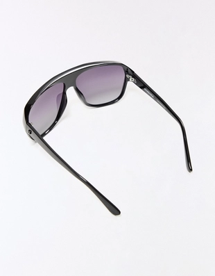 Солнцезащитные очки в пластиковой оправе- Заказать в России