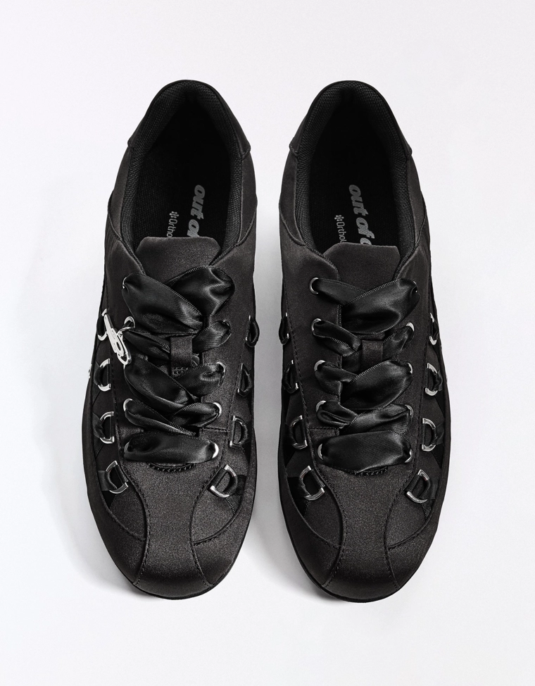 Спортивная обувь OUT OF CORE