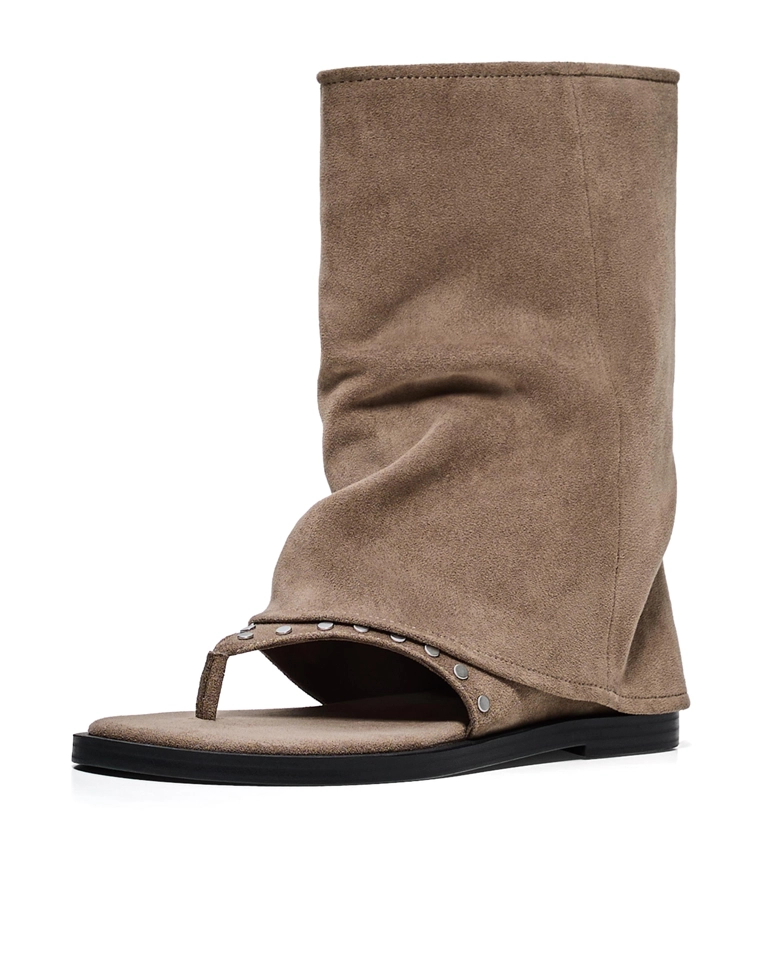 Сандалии с чулками