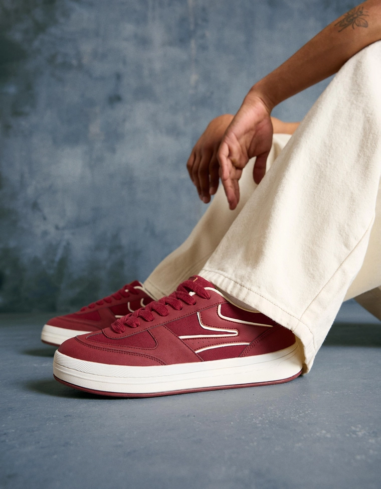 Объемные кроссовки