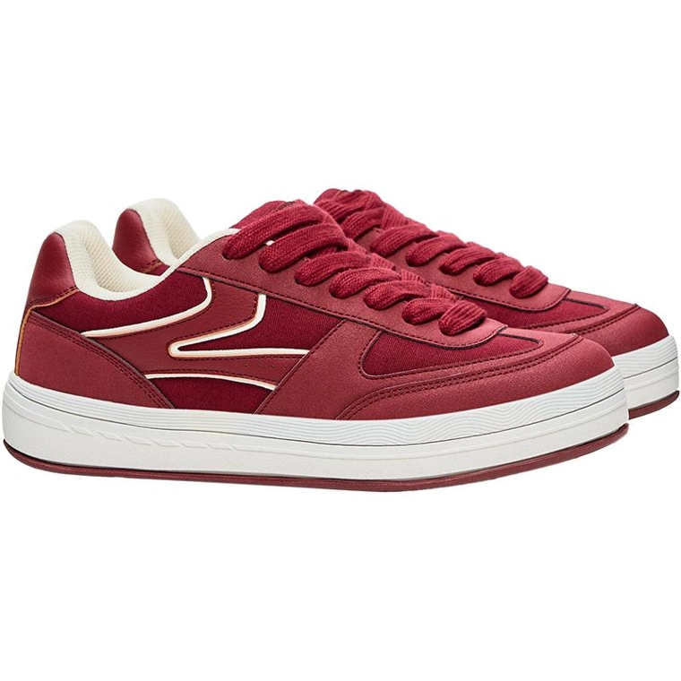 Объемные кроссовки