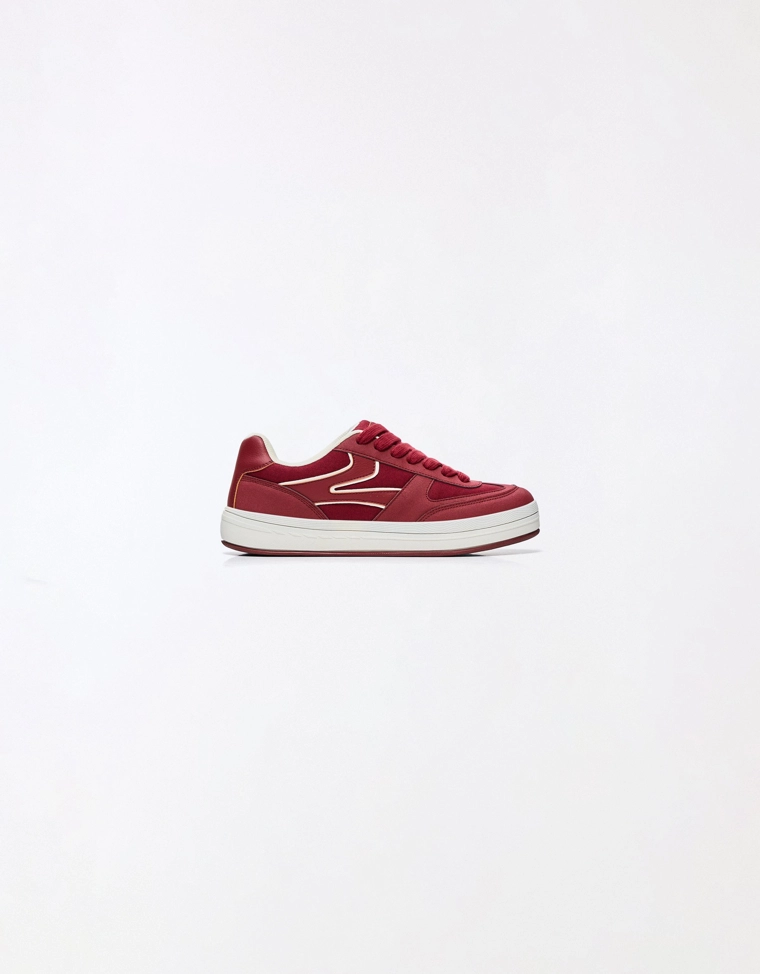 Объемные кроссовки