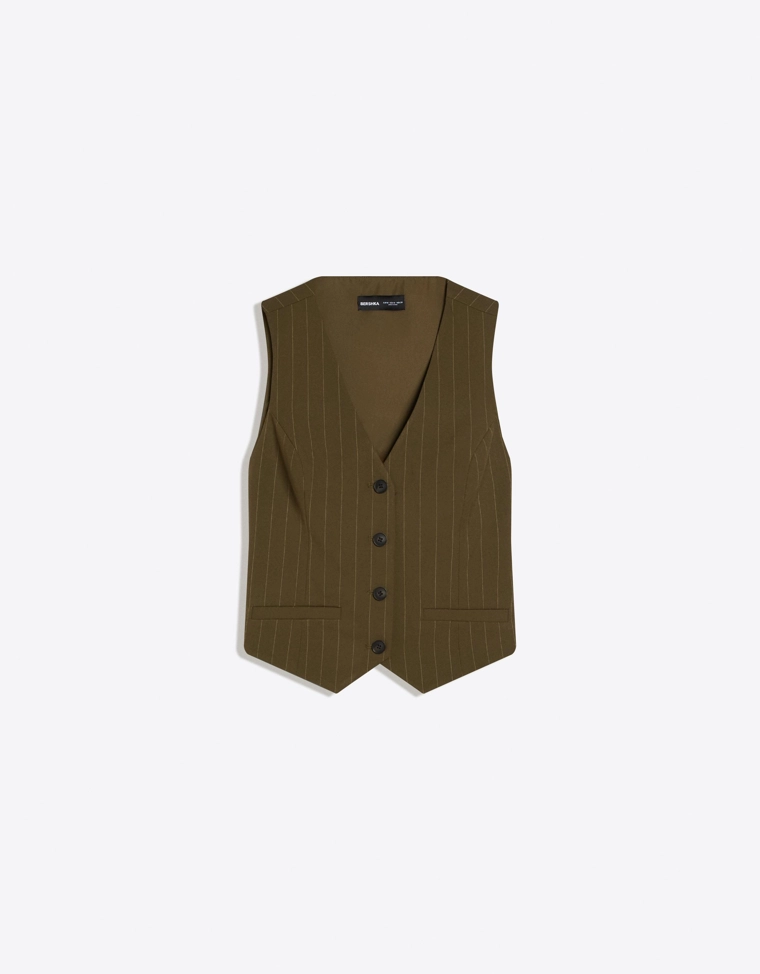 Жилет в полоску с пряжкой сзади