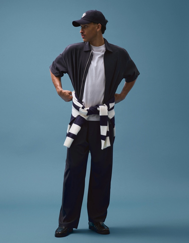 Объемные струящиеся брюки с защипами