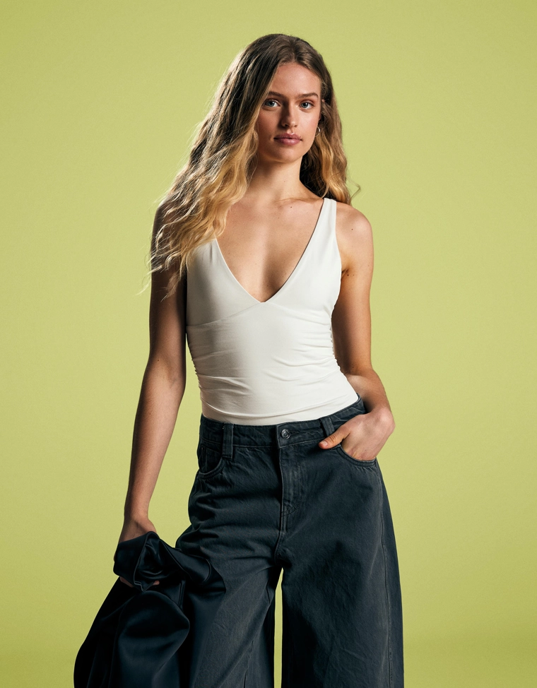 Боди на бретелях со сборками