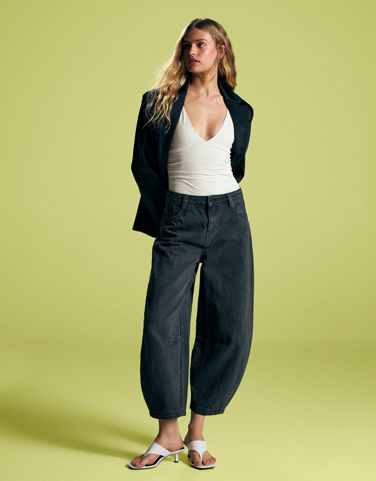 Боди на бретелях со сборками