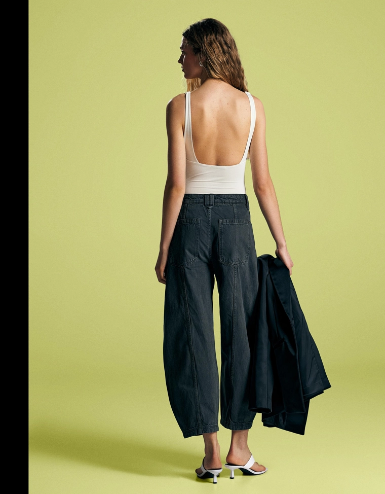 Боди на бретелях со сборками