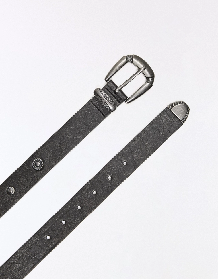 Ремень с заклепками