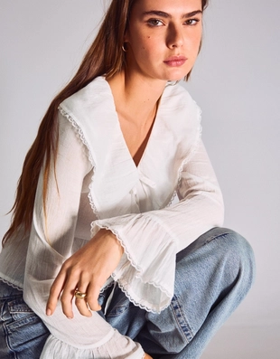 Блуза в стиле рустик с длинными рукавами и воланами- Заказать в России