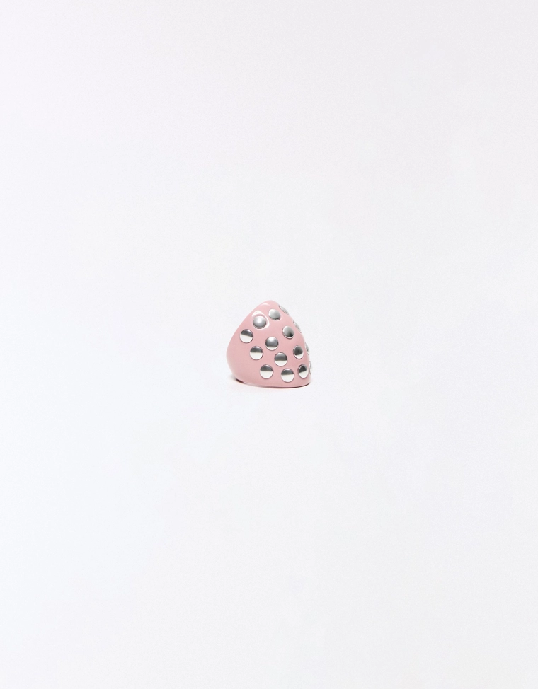 Кольцо с заклепками