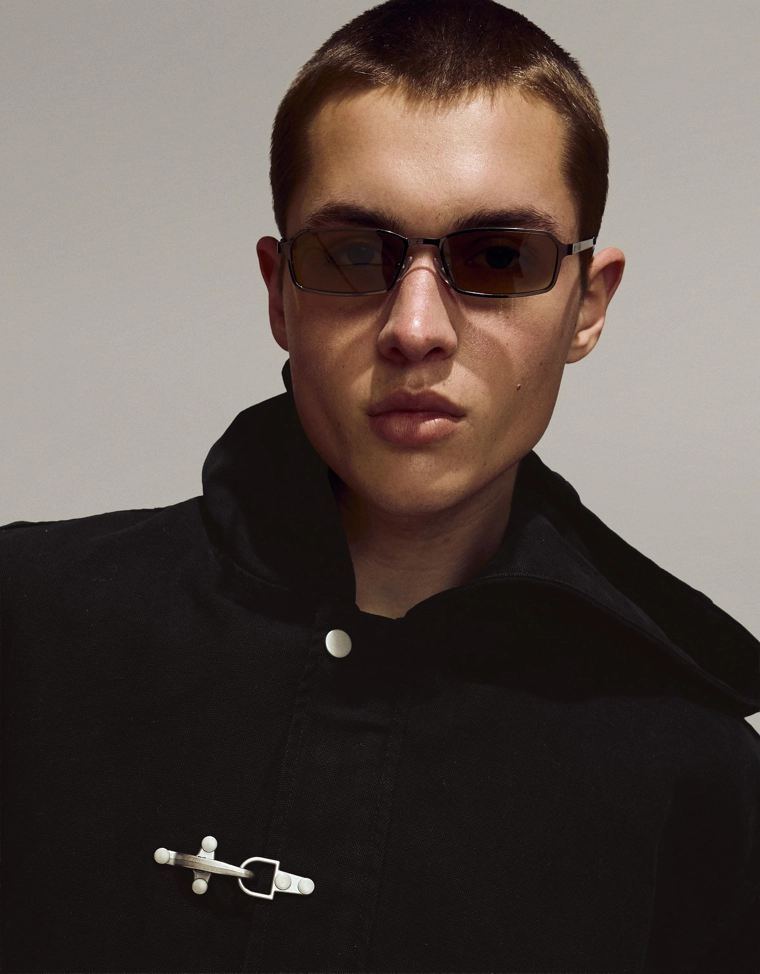 Солнцезащитные очки в прямоугольной оправе