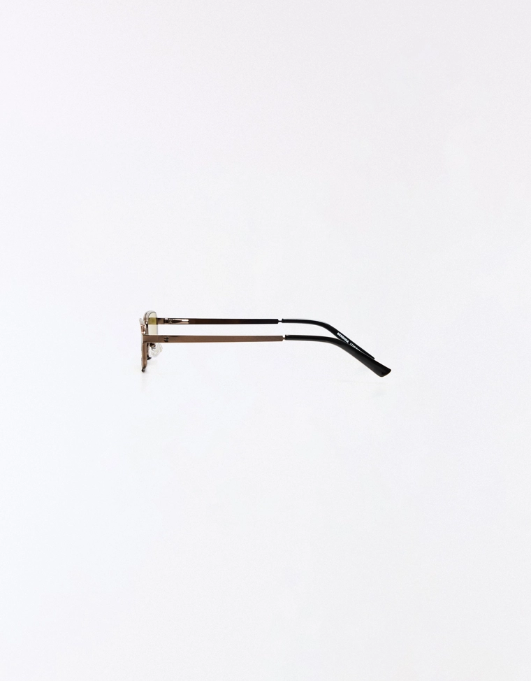 Солнцезащитные очки в прямоугольной оправе