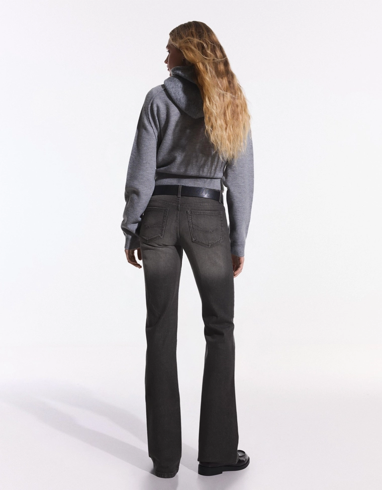 Расклешенные джинсы с низкой посадкой