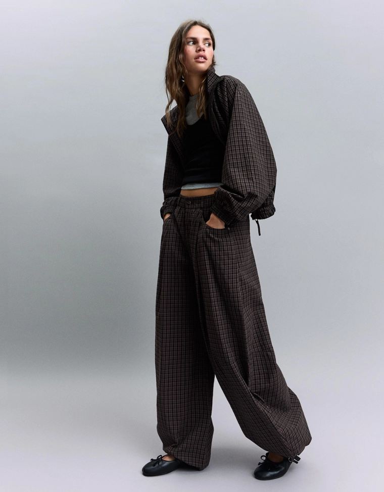 Брюки-парашюты в клетку