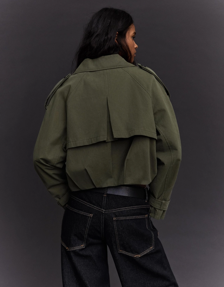 Укороченный тренч с рукавами-фонариками