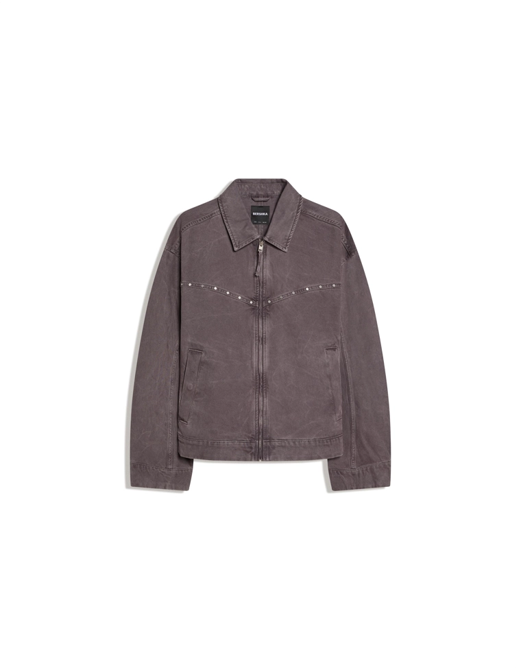 Куртка с заклепками