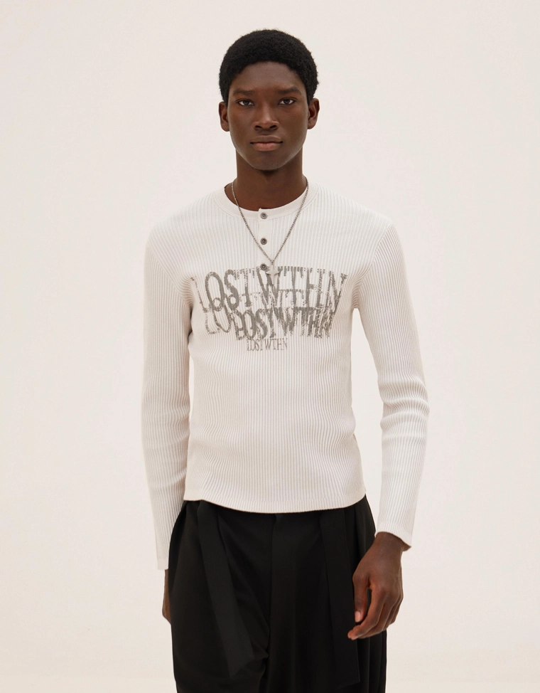 Свитер с воротником на пуговицах и принтом