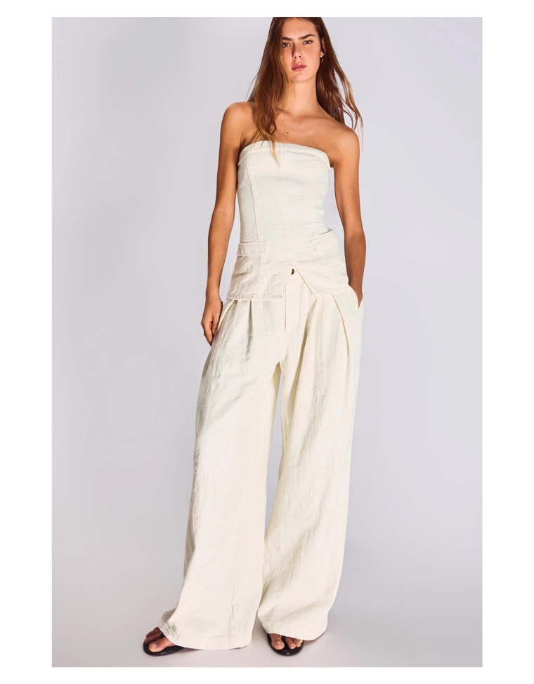 Джинсы свободного кроя с защипами и низкой посадкой