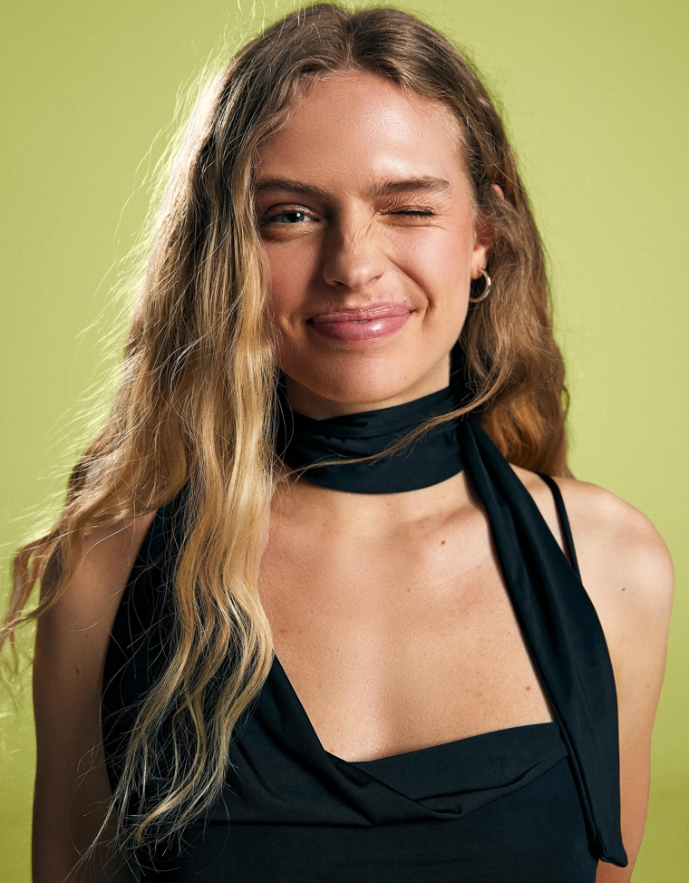 Топ асимметричного кроя с эффектом платка