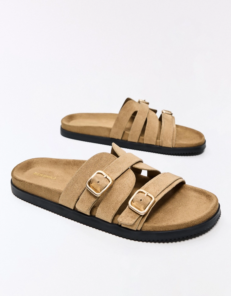 Сандалии с плоской подошвой и деталью пряжки