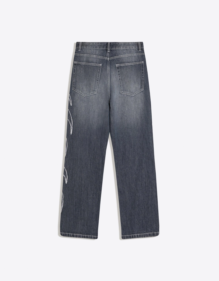 Джинсы свободного кроя с нашивками
