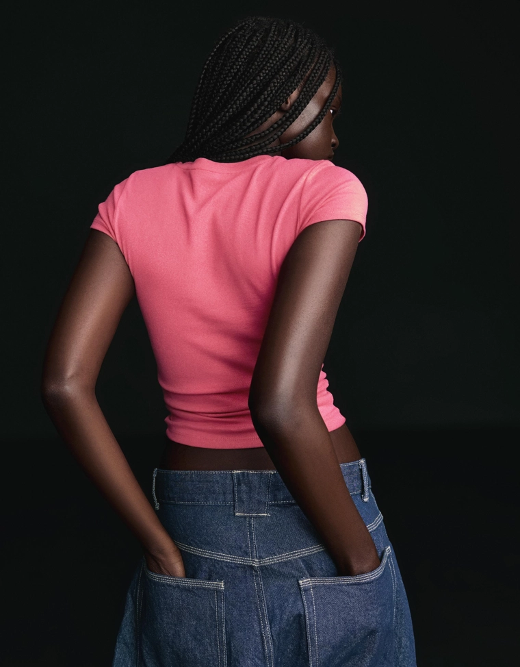 Футболка с круглым вырезом и короткими рукавами