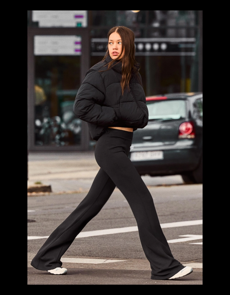 Расклешенные брюки из мягкой ткани с модалом