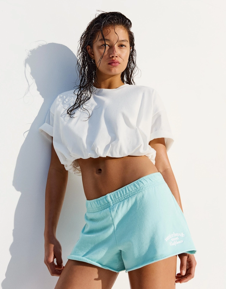 Шорты из мягкой ткани с вышивкой