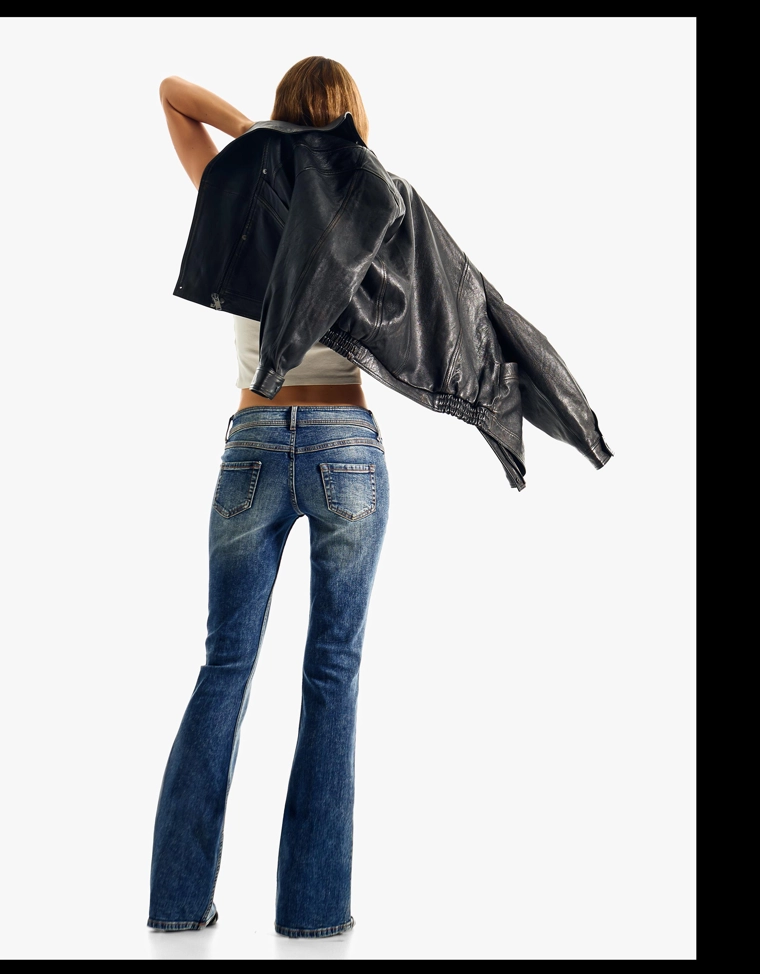 Расклешенные джинсы с низкой посадкой