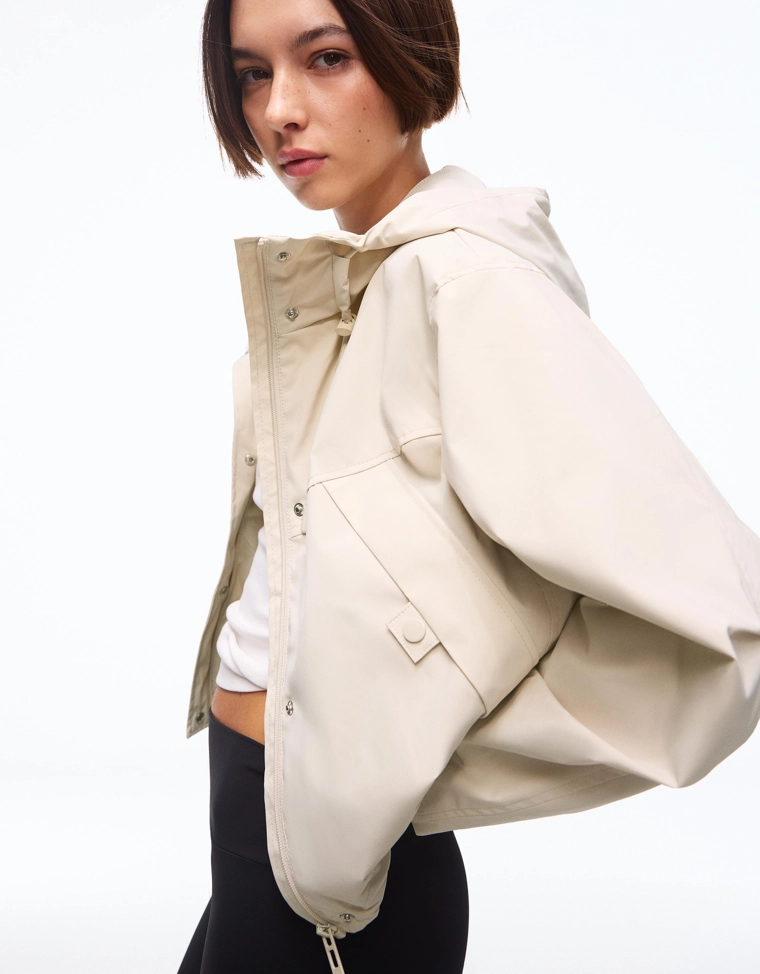 Непромокаемая куртка из высокотехнологичной ткани