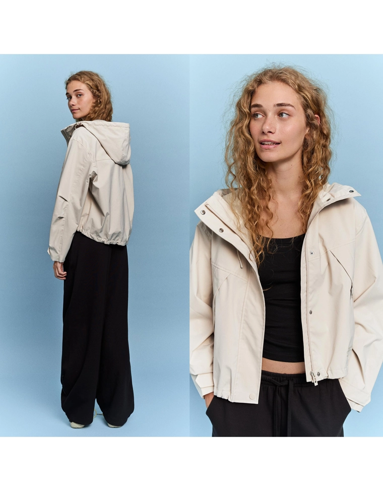 Непромокаемая куртка из высокотехнологичной ткани