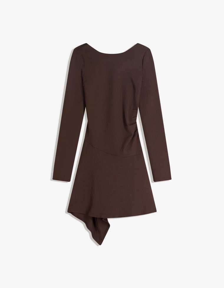 Мини-платье с длинными рукавами и асимметричным подолом