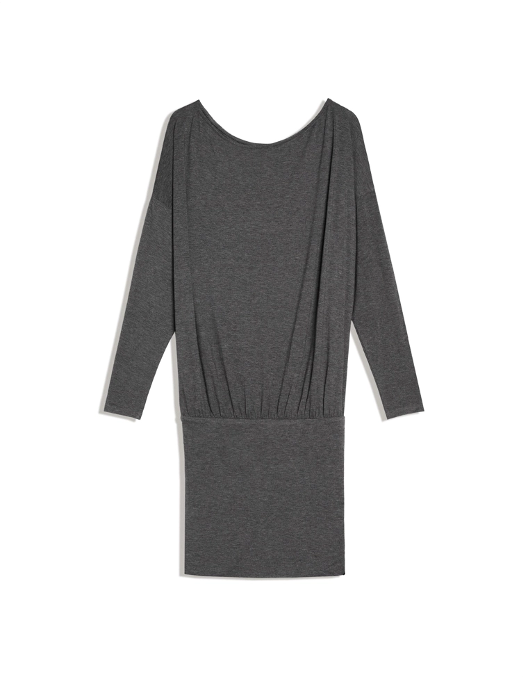 Платье мини с длинными рукавами и облегающей юбкой