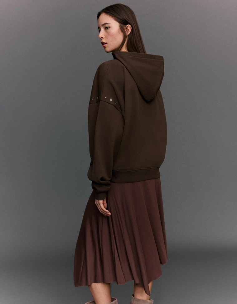 Худи на молнии с заклепками